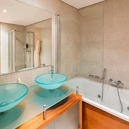 ヴィラ Sleeps 8 Pool Air Con T607958 *
