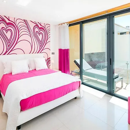 Sleeps 8 Pool Air Con T607958 *
