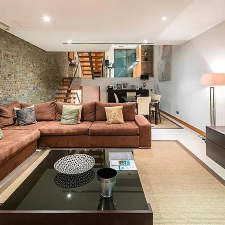 ヴィラ Sleeps 8 Pool Air Con T607958